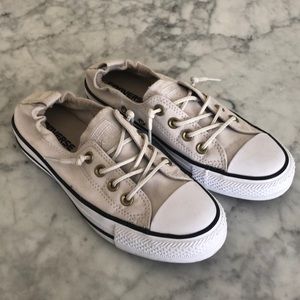 Converse tennis shoes